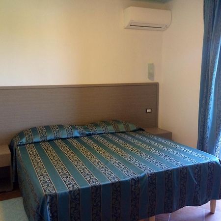 Hotel Il Castello Villaputzu Zimmer foto