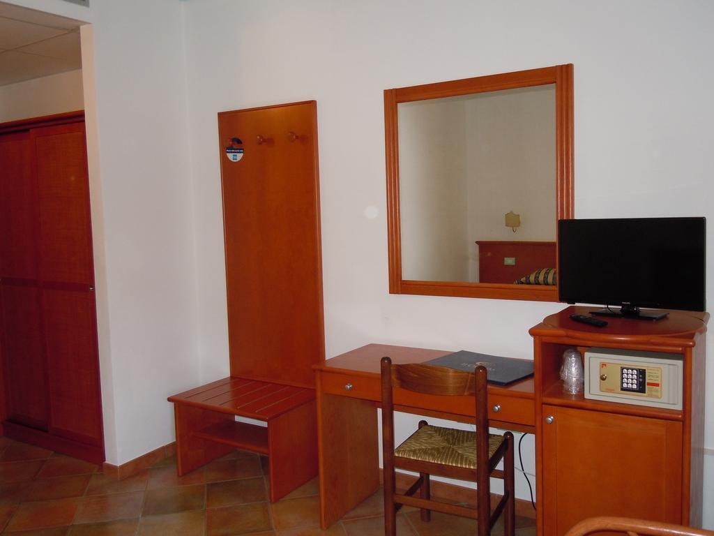 Hotel Il Castello Villaputzu Zimmer foto