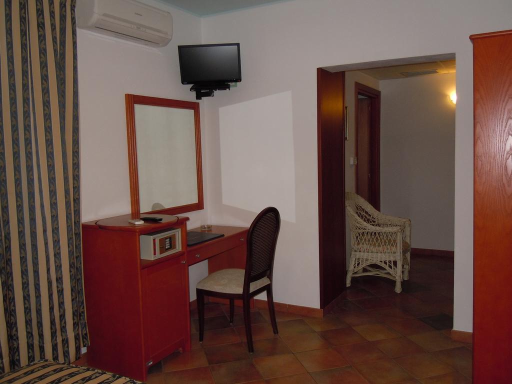 Hotel Il Castello Villaputzu Zimmer foto